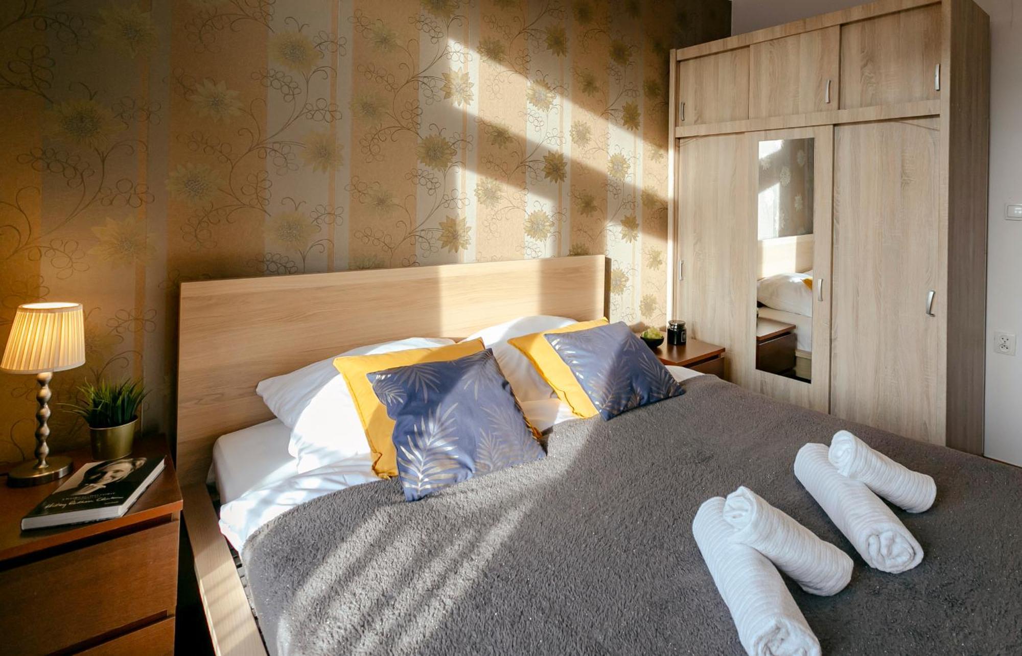 Plac Konstytucji 6 Orange - Apartament Dla 4 Osob - Bezplatny Parking - Free Parking - Piekny Widok Na Panorame Warszawy وارسو المظهر الخارجي الصورة