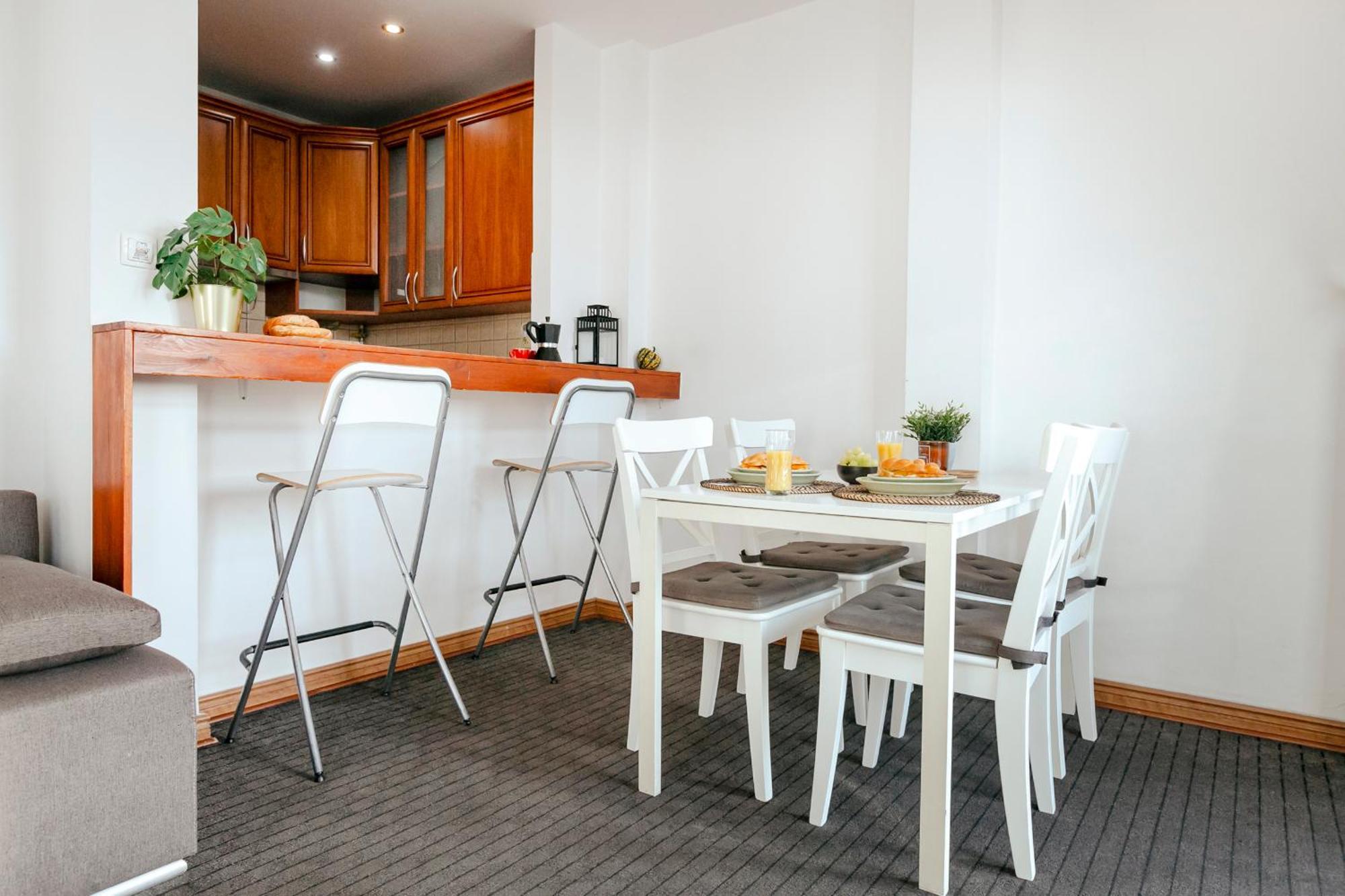 Plac Konstytucji 6 Orange - Apartament Dla 4 Osob - Bezplatny Parking - Free Parking - Piekny Widok Na Panorame Warszawy وارسو المظهر الخارجي الصورة
