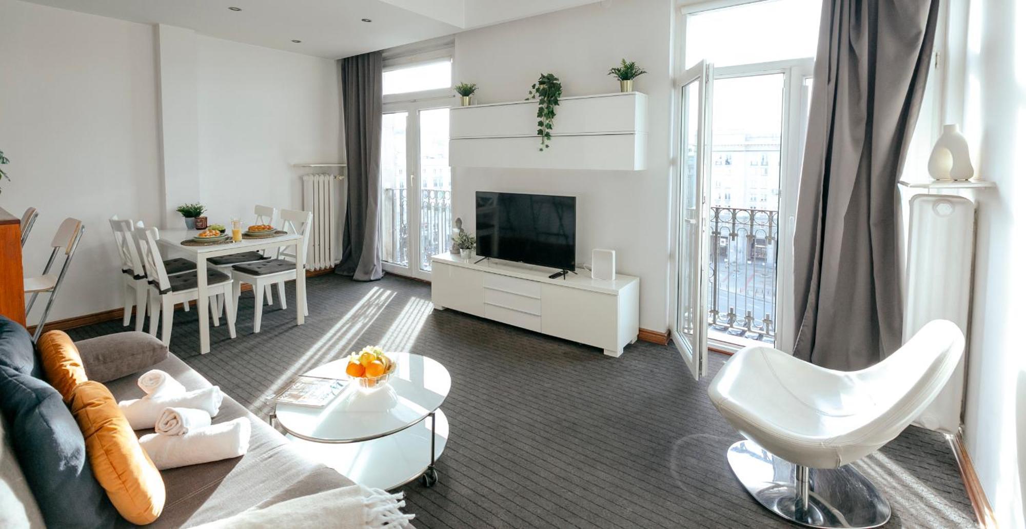 Plac Konstytucji 6 Orange - Apartament Dla 4 Osob - Bezplatny Parking - Free Parking - Piekny Widok Na Panorame Warszawy وارسو المظهر الخارجي الصورة