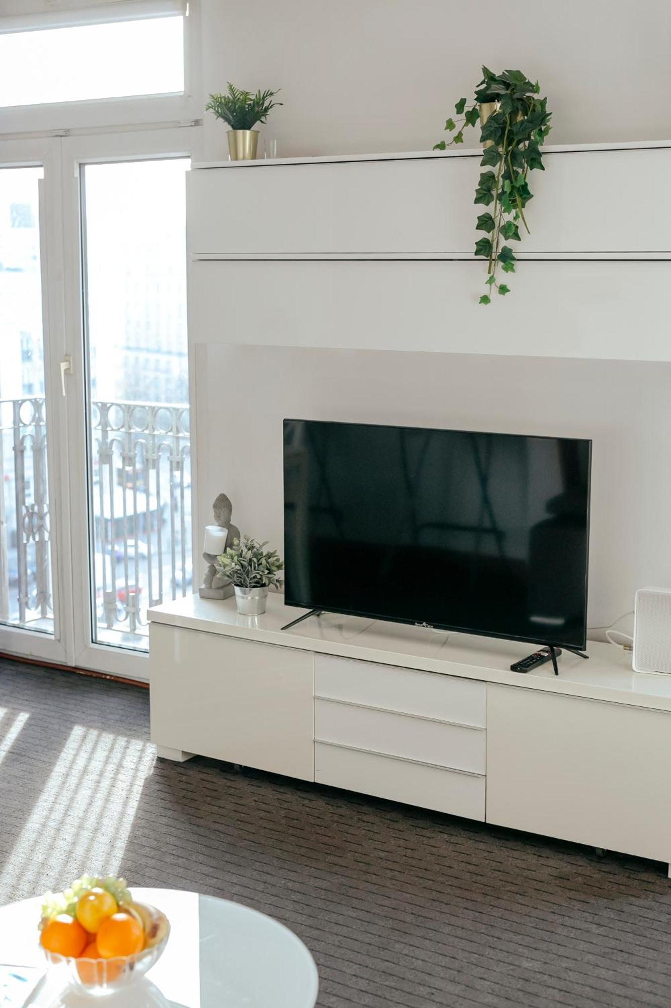 Plac Konstytucji 6 Orange - Apartament Dla 4 Osob - Bezplatny Parking - Free Parking - Piekny Widok Na Panorame Warszawy وارسو المظهر الخارجي الصورة